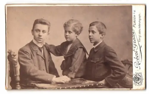 Fotografie Robert Graul, Plauen, Bahnhofstr. 21, Geschwister Ernst, Walter und Karl in eleganter Kleidung