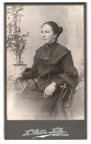 Fotografie K. Stalder-Kölla, Brugg, Margarete Sperg in dunkler Kleidung