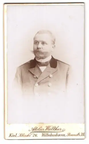 Fotografie Walther, Kiel, Kaiserlicher Marine Offizier in Uniform