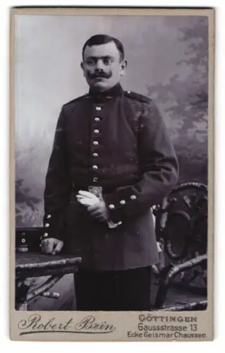 Fotografie Robert Bein, Göttingen, Soldat in Uniform 2. Kurhessisches Inf. Rgt. Nr. 82
