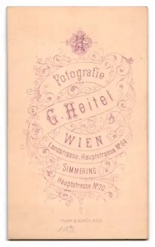Fotografie G. Heitel, Wien, K.u.K. Soldat in Uniform mit Säbel