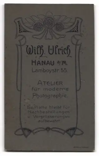 Fotografie Wilh. Ulrich, Hanau a. M., junger Chevauleger in Uniform mit Epauletten und Säbel