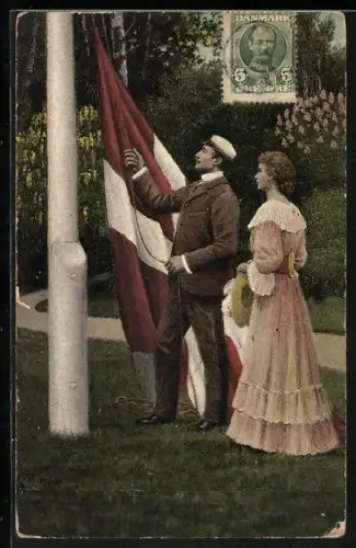 AK Student u. junge Dame beim Hissen einer dänischen Flagge