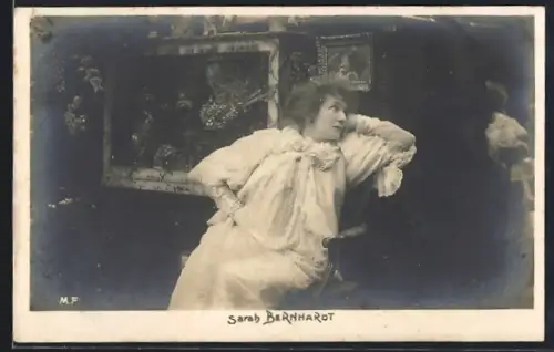 AK Schauspielerin Sara Bernhardt in Kostüm