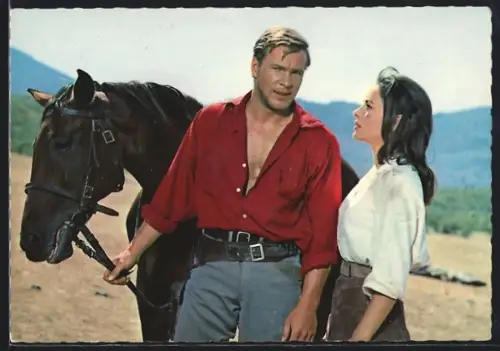 AK Karin Dor und Götz George in dem Rialto-Constantin Farbfilm Der Schatz im Silbersee