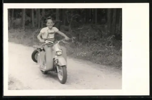 AK Junge auf Puch Motorroller