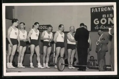 AK Kraftsportler nach Gewichtheben-Wettkampf