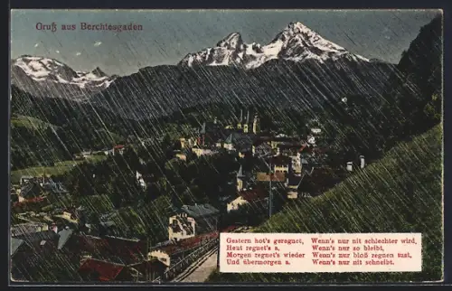 AK Berchtesgaden, Ortsansicht mit Alpenpanorama und Regenwetter