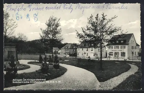 AK Strassenhaus, Anlagen am Kriegerdenkmal, Pension zur Linde
