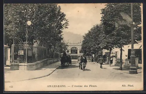 AK Aix-les-Bains, L`Avenue des Fleurs avec calèches et piétons