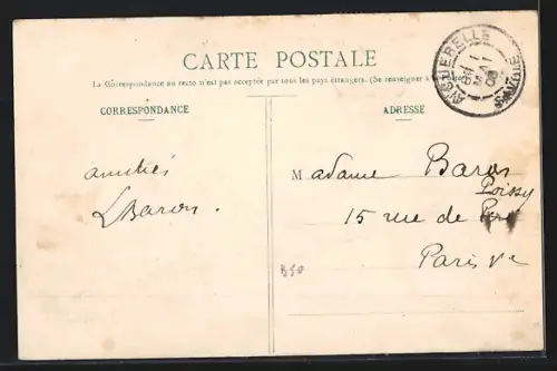 AK Aiguebelle, Vue générale du village avec montagnes enneigées en arrière-plan