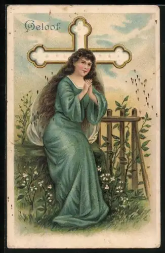 AK Glaube, Langhaarige Frau im Gebet vor dem Kreuz