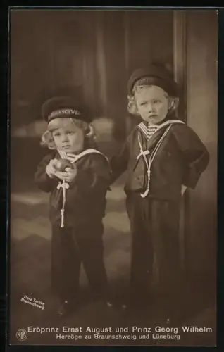 AK Erbprinz Ernst August und Prinz George Wilhelm von Braunschweig, die Jungen in Seemannskleidern