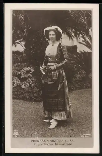 AK Prinzessin Victoria Louise Herzogin von Braunschweig in griechischer Nationaltracht