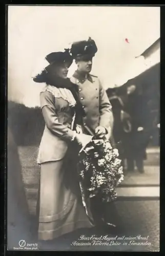 AK Prinz Ernst August mit seiner Braut Prinzessin Victoria Luise in Gmunden