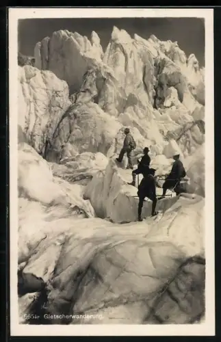 AK Vier Bergsteiger auf einer Gletschwanderung