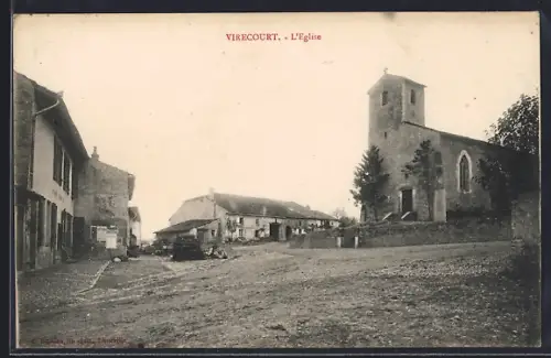 AK Virecourt, L`Église et la rue principale du village