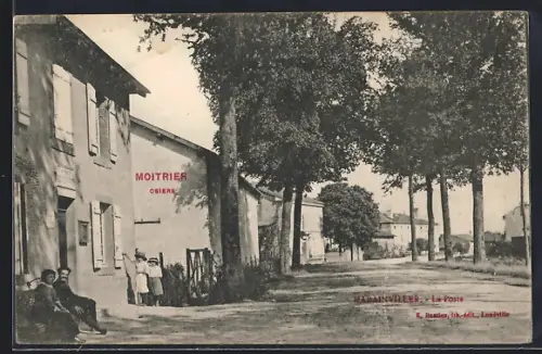 AK Marainviller, La Poste et la rue bordée d`arbres