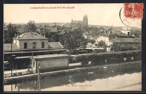 AK Varangéville-Saint-Nicolas, Vue sur la gare et l`église au loin