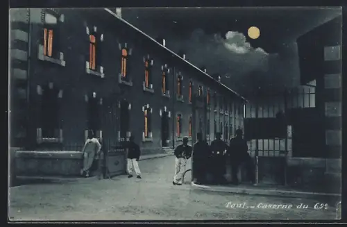 AK Toul, Caserne du 69e sous la lune avec soldats en soirée