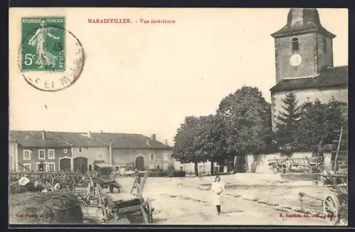 AK Marainviller, Vue intérieure du village avec église et charrettes sur la place