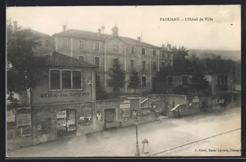 AK Frouard, L`Hôtel de Ville et l`École des Garcons