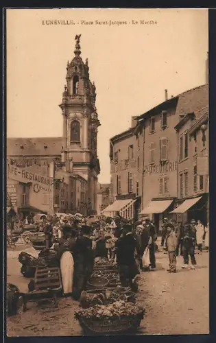 AK Lunéville, Place Saint-Jacques, Le Marché animé devant l`église
