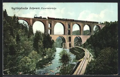 AK Elstertalbrücke /Vogtländische Schweiz, Elstertalbrücke mit Zug