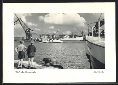 AK Kiel, Am Binnenhafen, Schiffe, Werftkräne