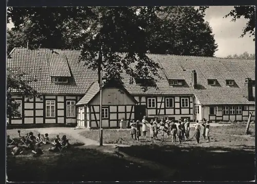 AK Malgarten b. Bramsche, Jugend- und Freizeitheim DJO, Fachwerkhaus, Kindergruppen im Freien