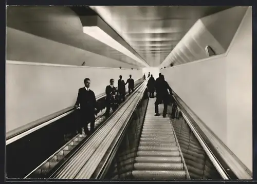 AK Rendsburg, Fussgängertunnel unter dem Nord-Ostsee-Kanal, längste Fahrtreppen Westeuropas