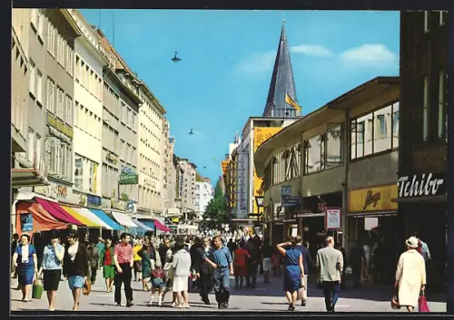 AK Kiel, Holstenstrasse, Strassenszene mit Geschäften und Passanten