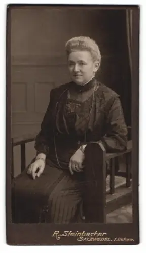 Fotografie R. Steinbacher, Salzwedel, Neuperver-Strasse 38, Marie Klingensfein, 64 Jahre alt