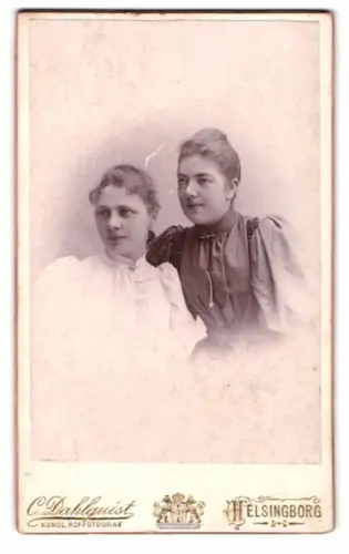 Fotografie C. Dahlquist, Helsingborg, Zwei Frauen im Porträt