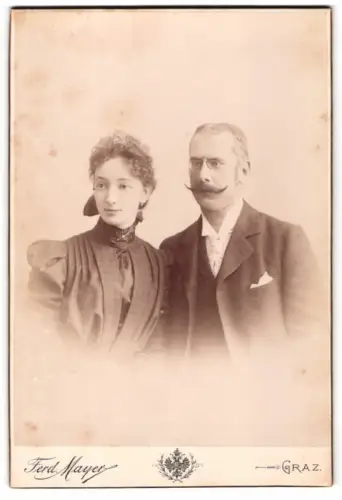 Fotografie Ferd. Mayer, Graz, Halbärthgasse 14, Herr und Frau Karl Weilhnen
