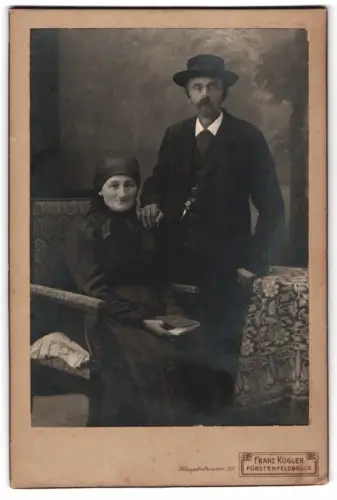 Fotografie Franz Kugler, Fürstenfeldbruck, Hauptstrasse 28, Herr und Frau Baumann im Atelier