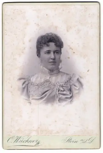Fotografie C. Wüchner, Stein a.d. Donau, Hauptstrasse 61, Marie Salomon Stein im Porträt