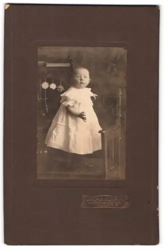Fotografie Oscar Donant, Nordenham, Vinnenstrasse 8, Dona im weissen Kleid