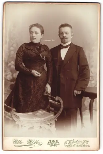 Fotografie Otto Witte, Berlin, Skalitzer Str. 54, Herr und Frau Klug im Atelier