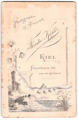 Fotografie Theodor Kähler, Kiel, Fleethörn 29, Schriffwrack in stürmiger See vor der Küste mit Ruine