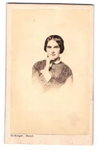 Fotografie Höflinger, Basel, Porträt einer Dame Virginie Lieb geb. Holl aus Basel
