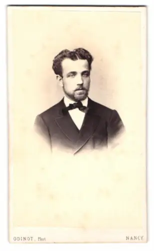 Fotografie Odinot, Nancy, Rue St Dizier 126, Porträt eines eleganten Herrn, 1870