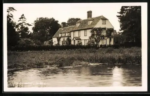 AK Grantchester /Cambs., Residential building near the pond