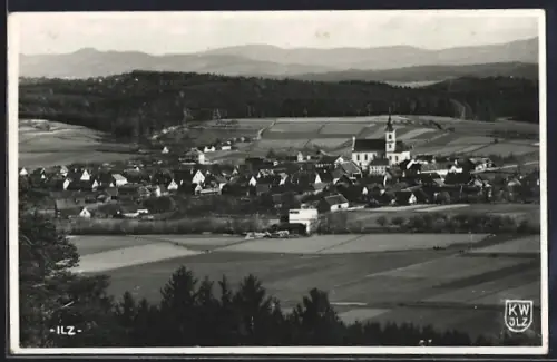 AK Ilz, Totalansicht mit Feldern u. Bergpanorama