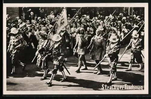 AK Berlin-Stralau, Landsknechte beim Stralauer Fischzug