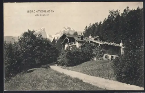 AK Berchtesgaden, Hotel Bergheim, Ansicht gegen die Berge