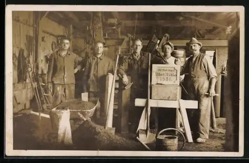 Foto-AK Maurer bei der Grundsteinlegung 1931