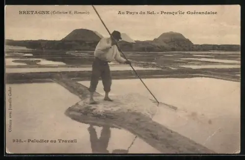 AK Guérande, Paludier au Travail, Salzbauer beim Salzhäufeln