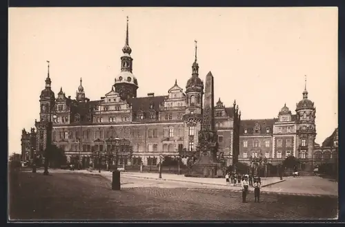 AK Dresden, Schloss, Wettin-Obelisk