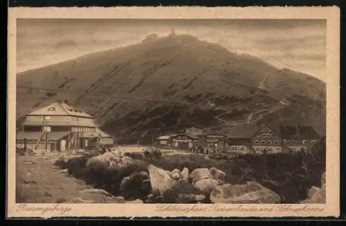 AK Riesenbaude und Schlesierhaus, Ansicht mit Schneekoppe